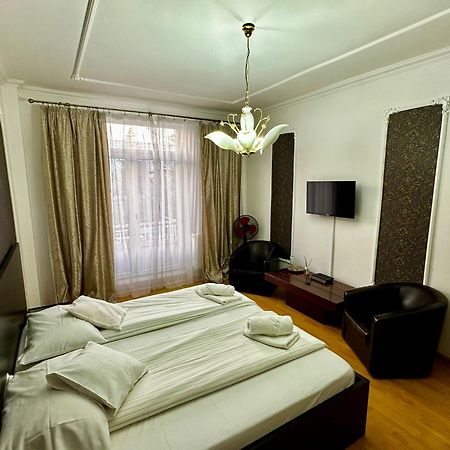 Garsoniera Ultracentral Apartment Bacau Ngoại thất bức ảnh