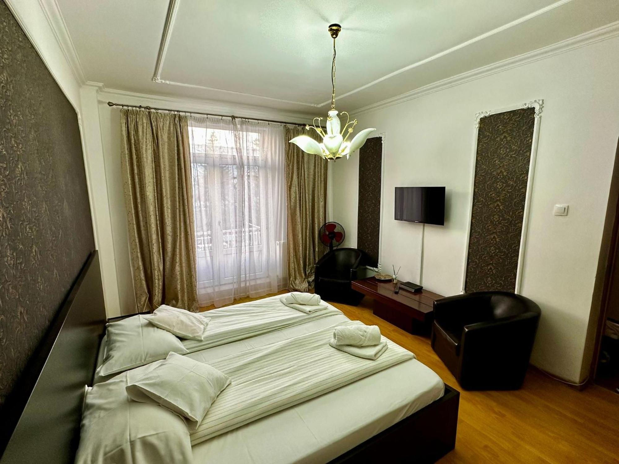 Garsoniera Ultracentral Apartment Bacau Ngoại thất bức ảnh